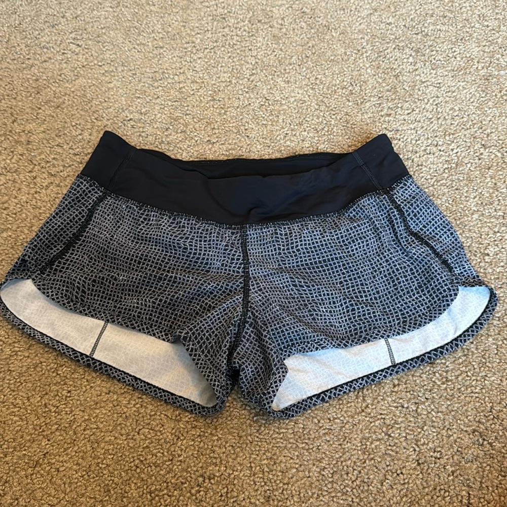 Lululemon black and white shorts